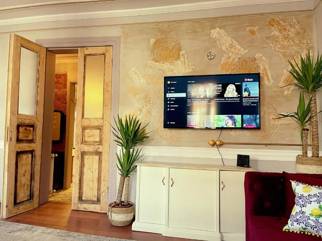 all building/5floors/ garden in balat