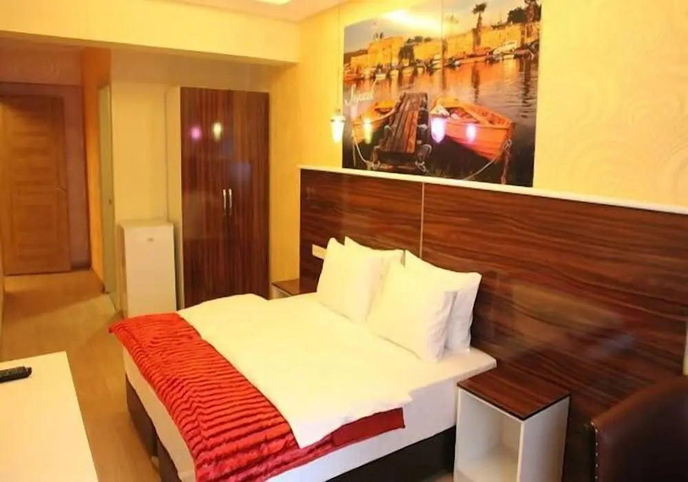 Lucid Otel