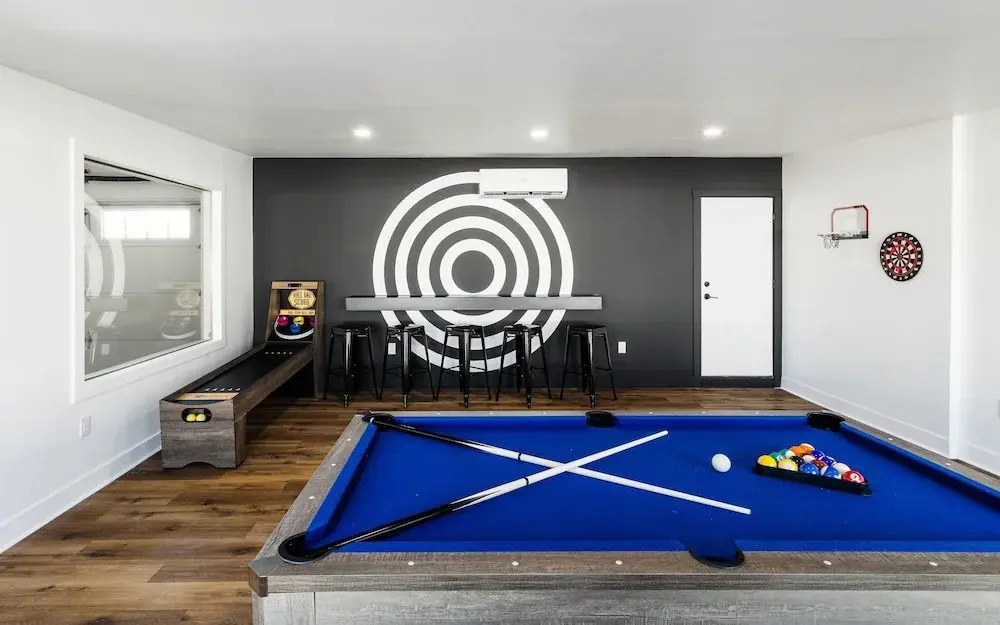 Sunburst Estate - Pool - Hot Tub - Tons of Games!