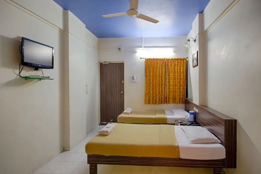 OYO 4018 Hotel Grand Ashwin
