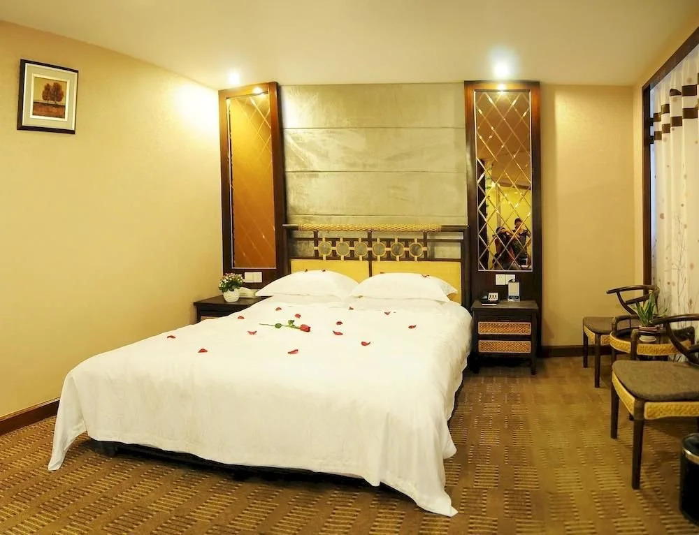 Sanqingshan Fashion Ya She Hotel