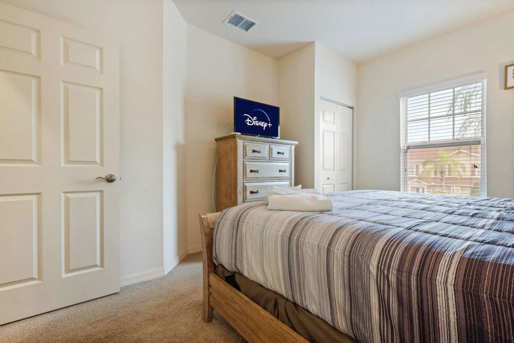 Family Spacious 3BR Townhouse With Pool Access