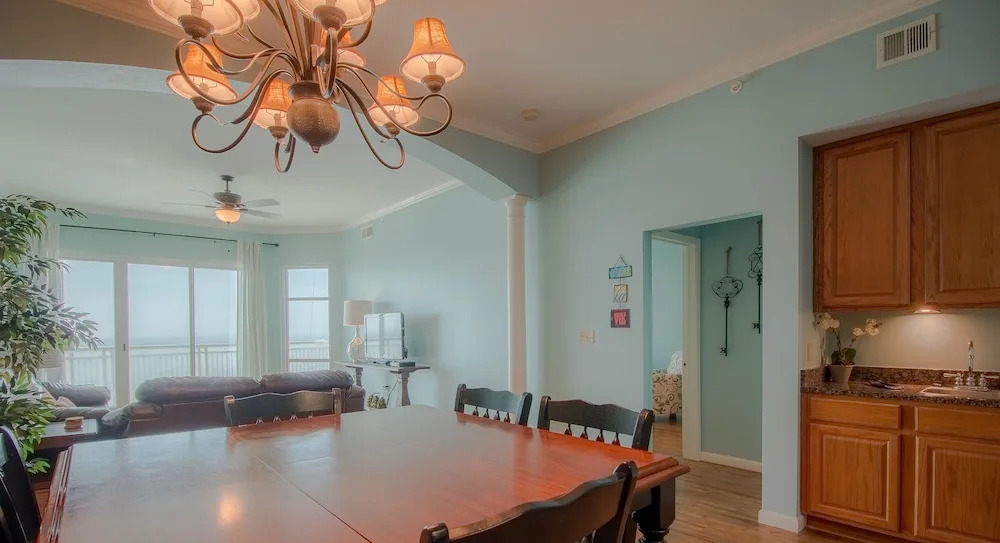 Legacy I 1303 Penthouse