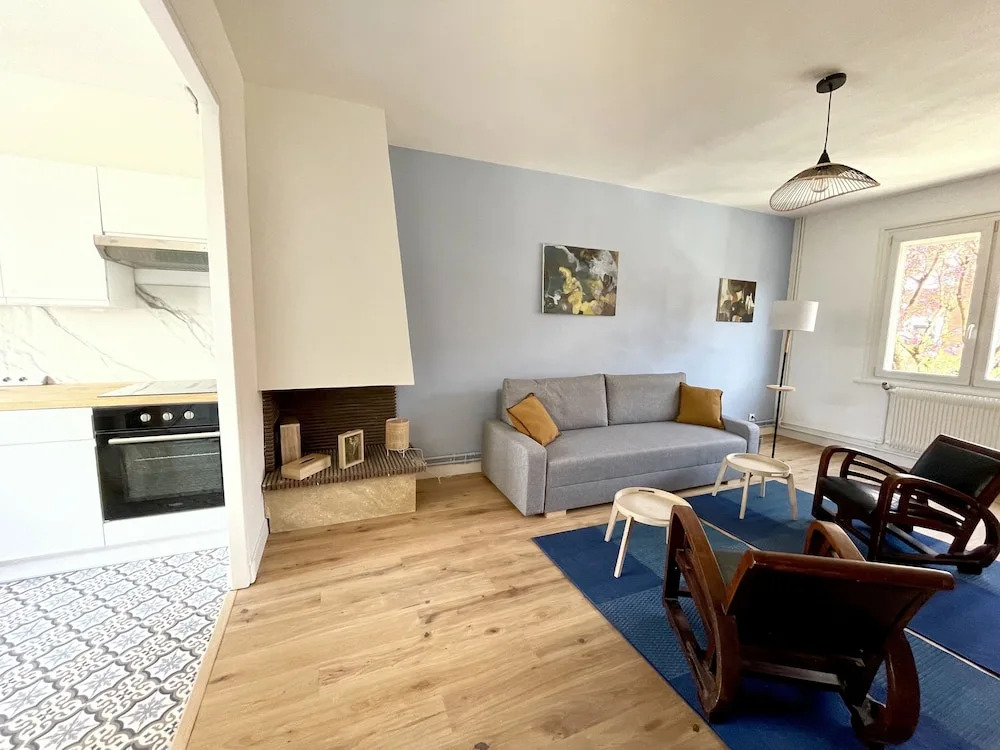 Belle maison avec grand jardin et garage