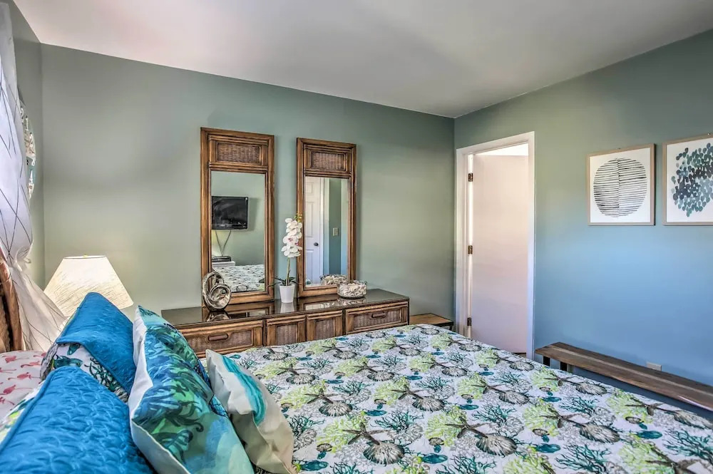Walk to Beach: Dog-friendly Myrtle Beach Cottage!