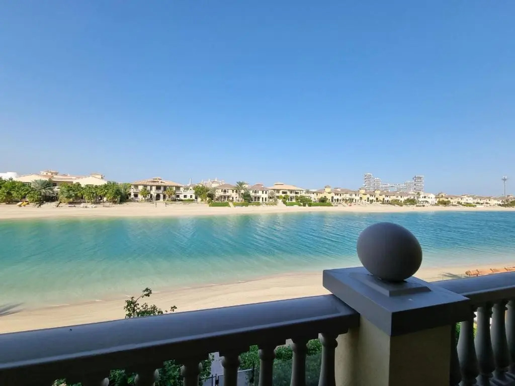 Palm Jumeirah Stunning 4BHK Villa