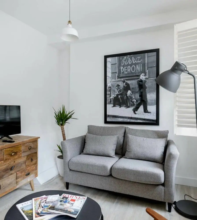 Rustic 2 Bed Maisonette Over 3 Floors In Goodge St
