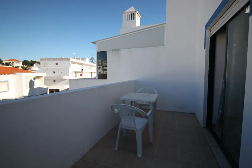 Urban Beach O Lirio