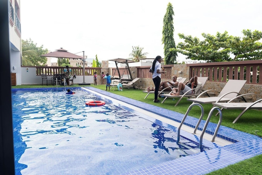 Hotel Sisters and Spa