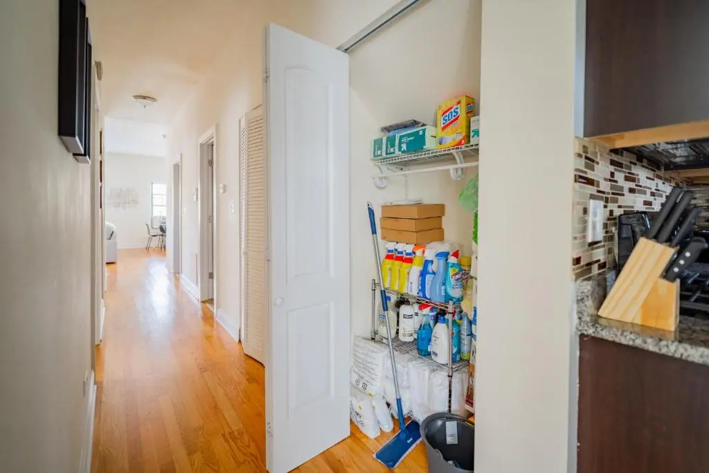 Classy 3BR 2BA Logan Square Apt with Free Parking