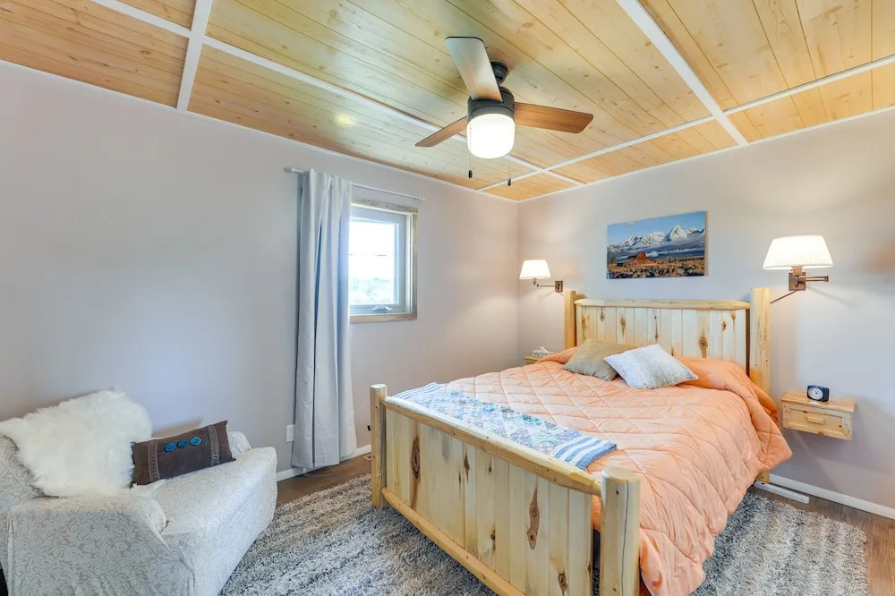 Family-friendly Lander Home Rental: Yard, Patio!