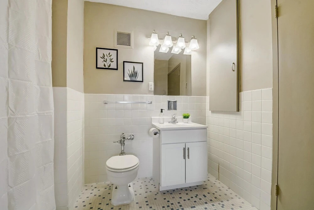 FRONTDESK Vue at 3rd St Apts Downtown Louisville