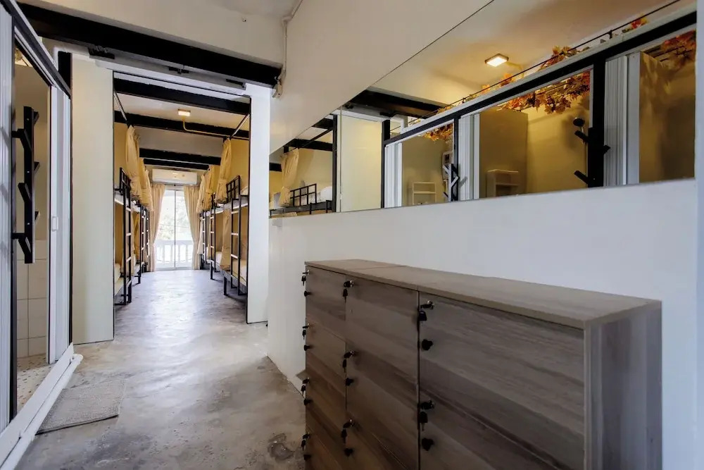Nomad Plus Life Hostel Pattaya