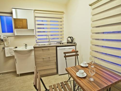 Leon Suites