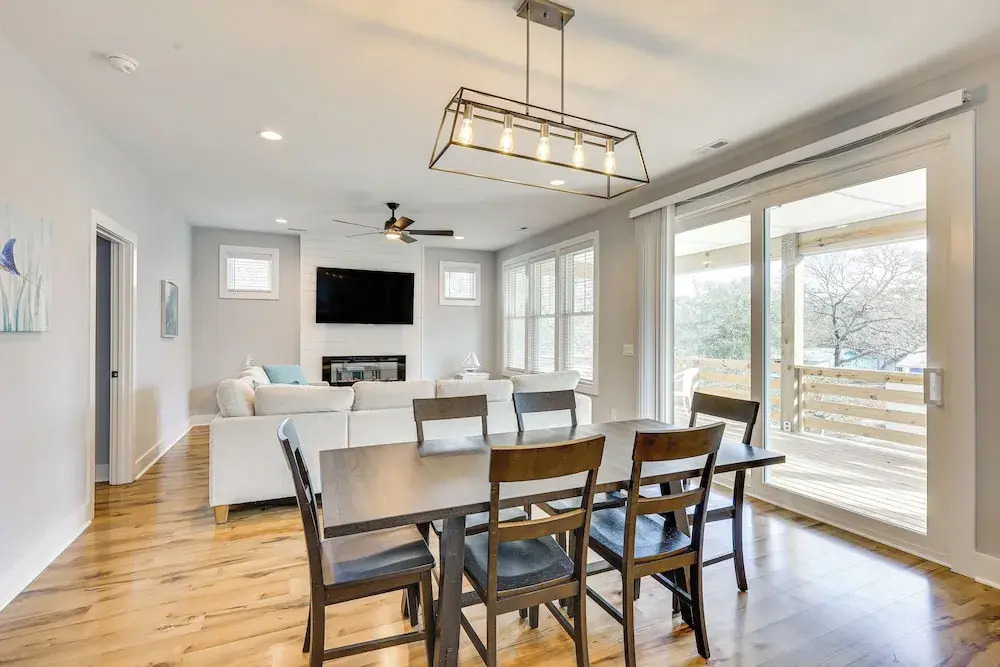 Family Home on Oak Island: 1 Mi to Beach & Pier!