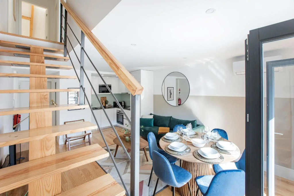 Bright 3BR Flat w/ AC in City Center by LovelyStay