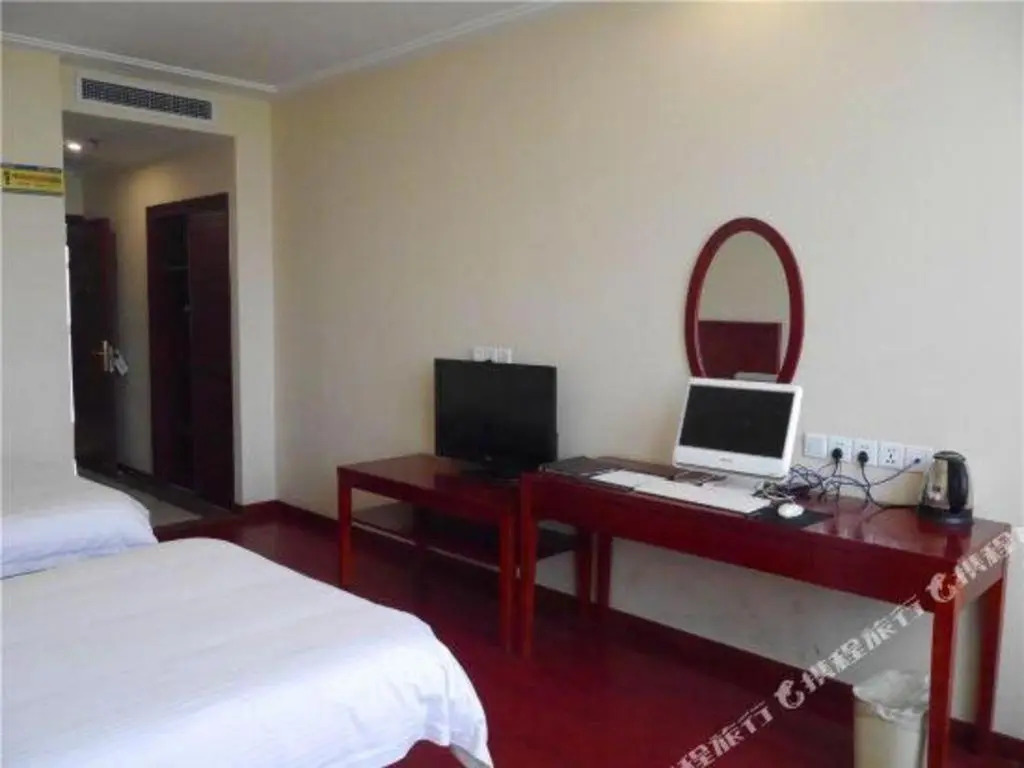 GreenTree Inn Tianjin Wuqing Distric Bohai Market