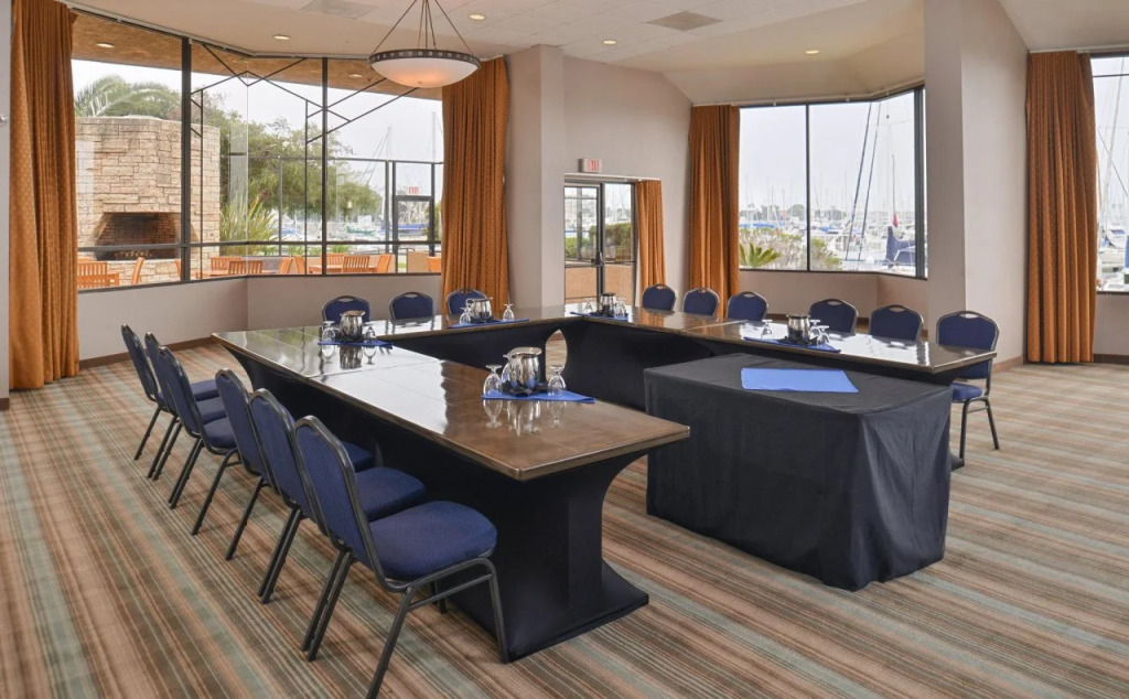 Holiday Inn Express Hotel & Suites Ventura Harbor by IHG