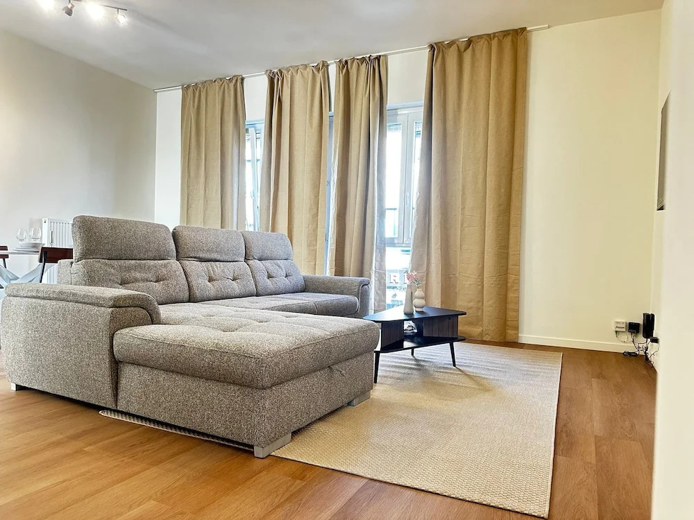 Stylish 2BR With 1LR Near to City Center