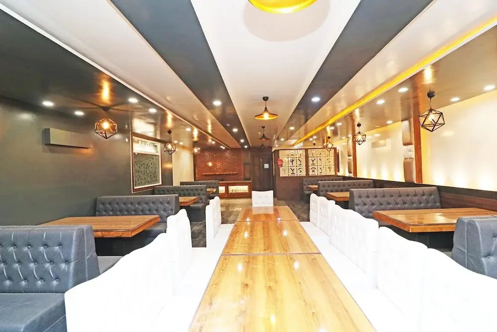 OYO 29423 03 Townhouse Inn