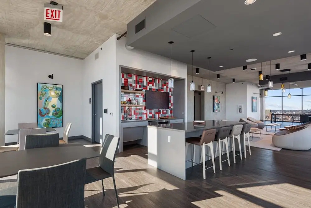 Cloud9 2x1 Apartments Fulton Market The Pop