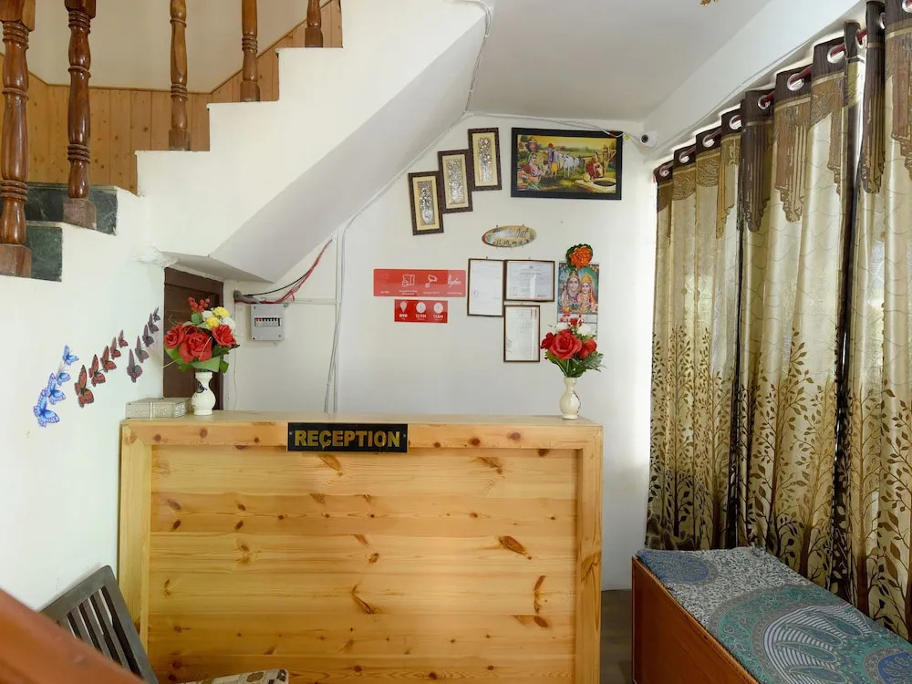OYO 18555 Yogesh Cottage Manali