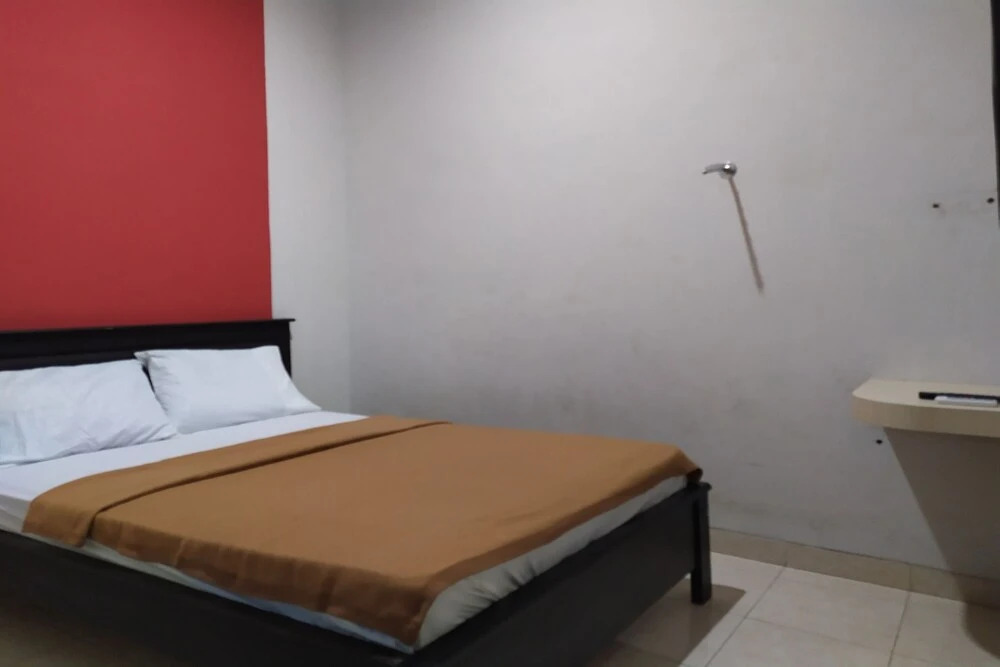 Yulia Guesthouse by OYO Rooms