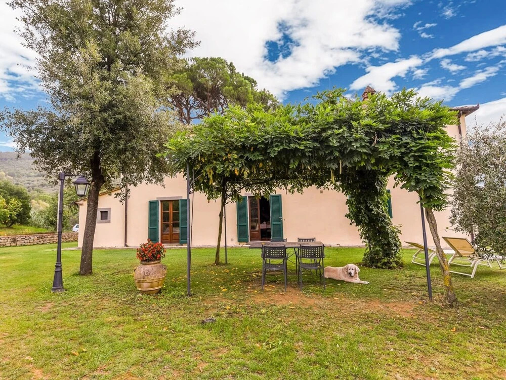 Villa With Private Pool, Near Cortona, 3 Apartments