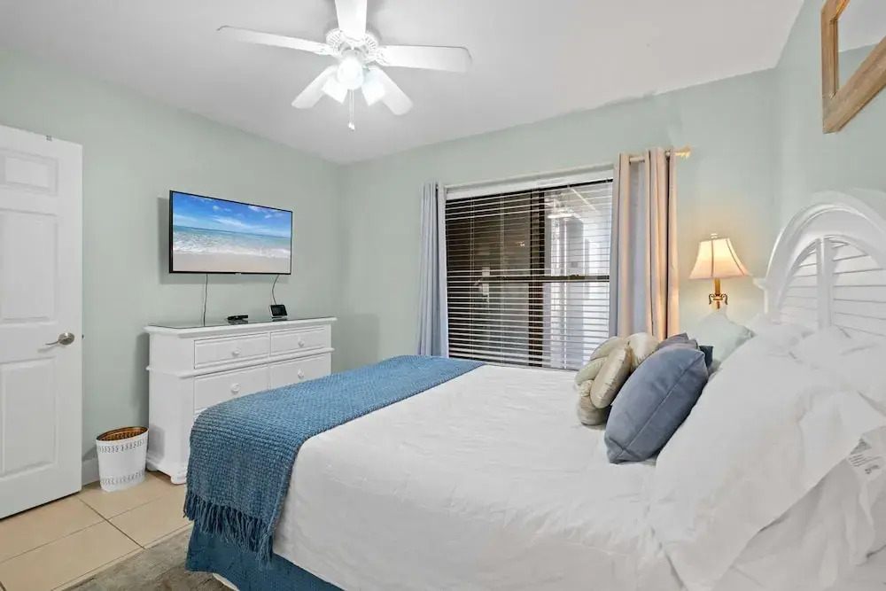 Emerald Towers West 1006 - Breezy Beachcomber