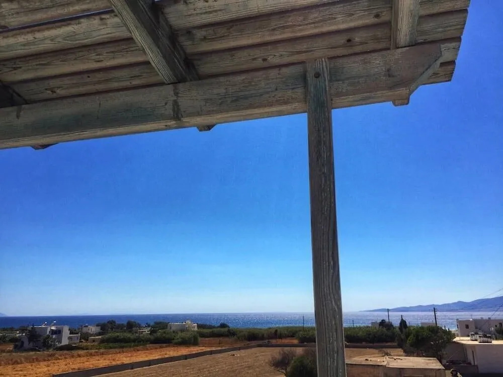 Naxos Harmony