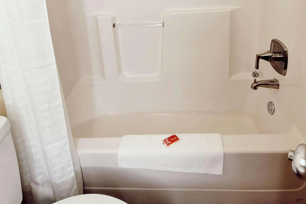 Econo Lodge Fargo - West Acres