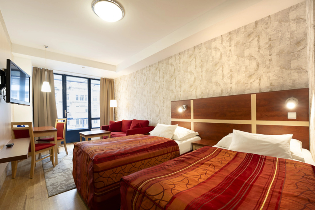 EA Hotel Julis