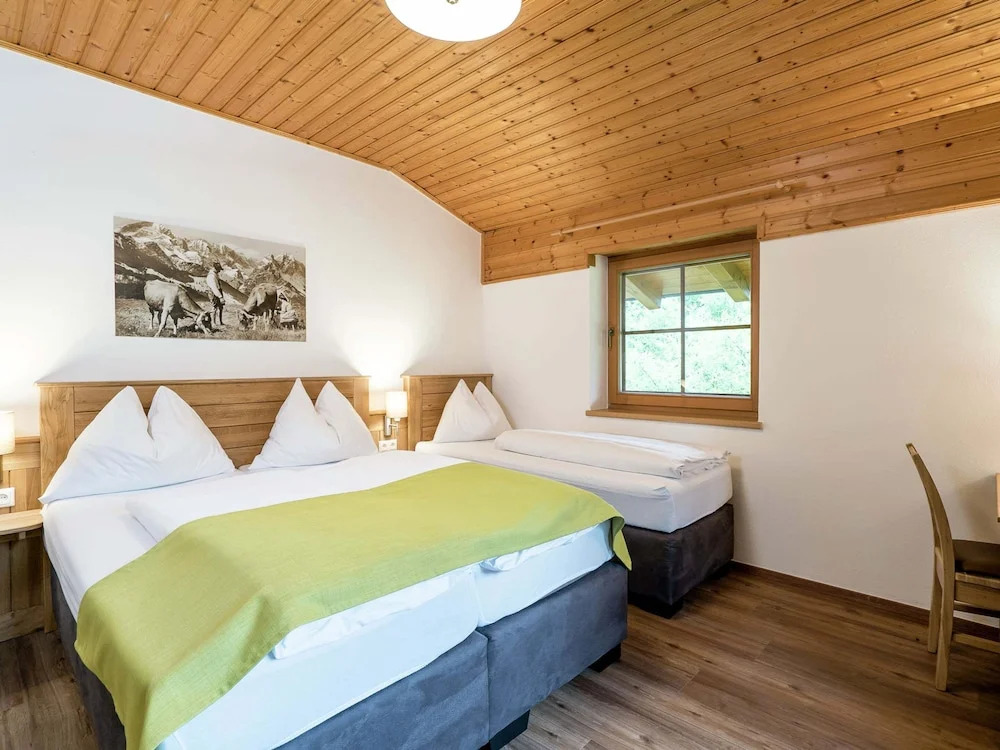 Spacious Chalet near Ski Area in Saalbach-Hinterglemm