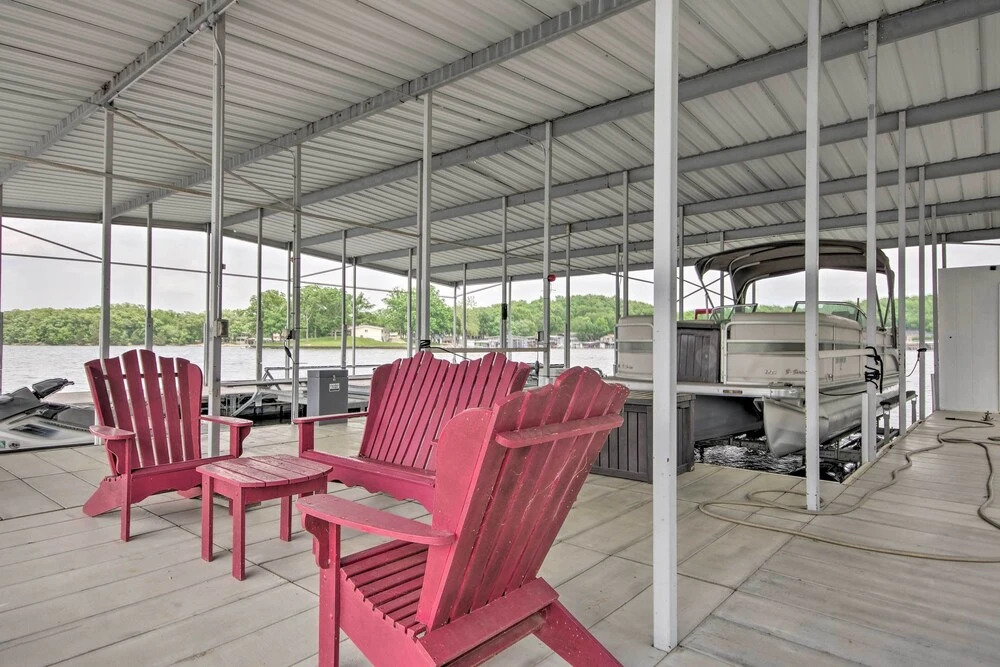 Hot Tub, Dock! Waterfront Lake Ozark Home!