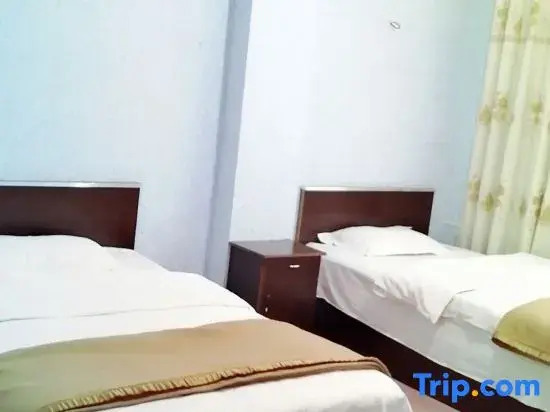 Xingyi Longquan Business Hotel