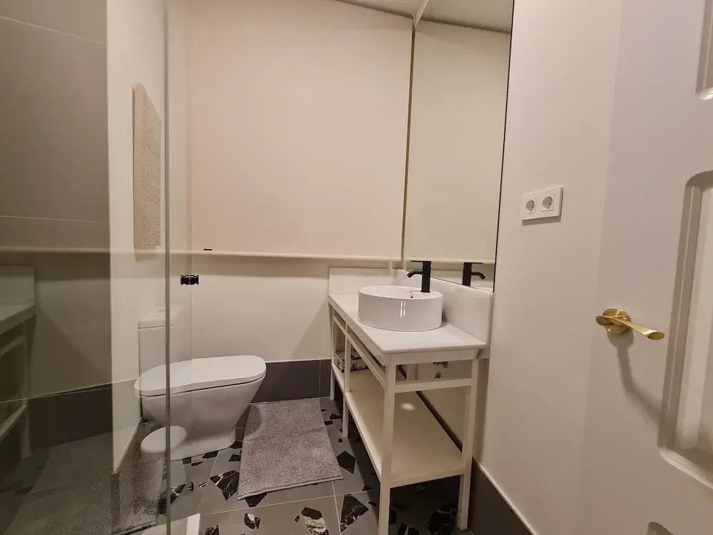 City Center Madrid Apartment With 2 Bedrooms