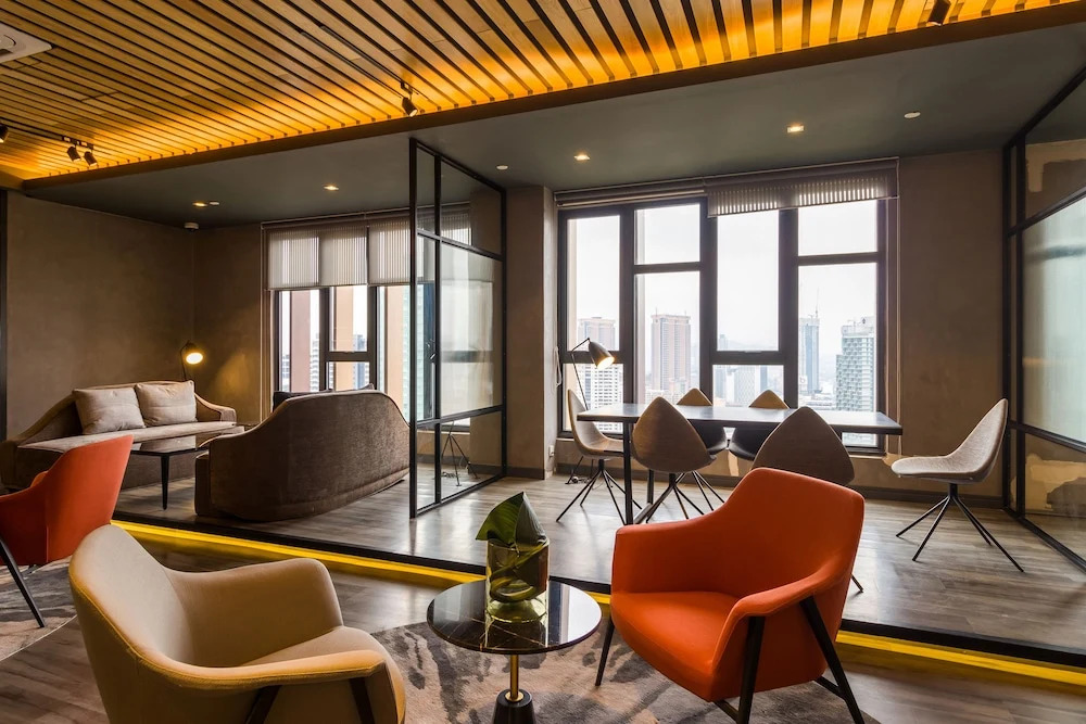Ceylonz Suites Kuala Lumpur, Roam