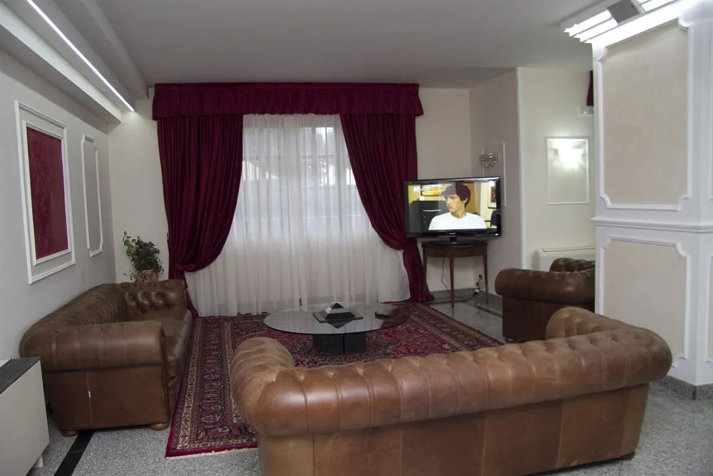 Green Park Hotel