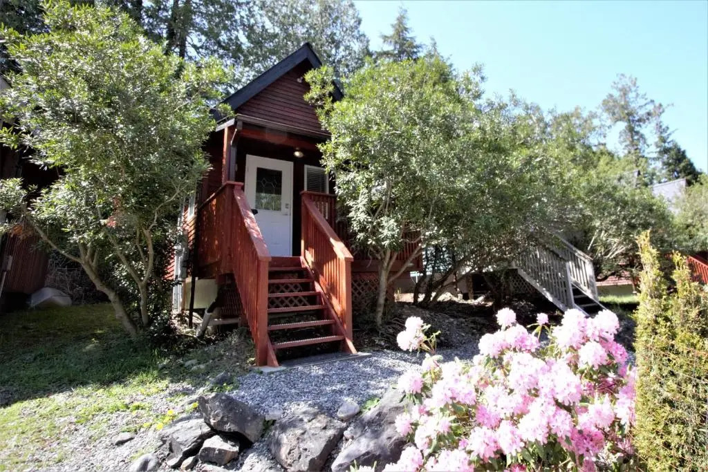 West Coast Cabin