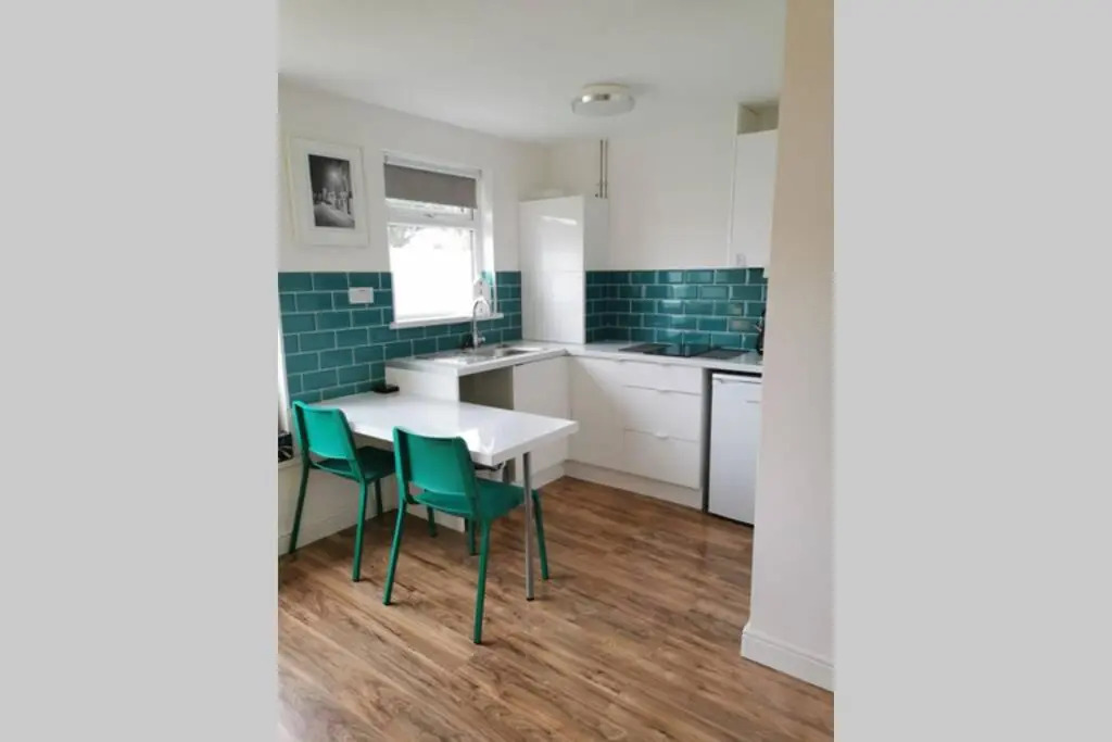 Stylish Studio Bungalow, Close To Cardiff Centre