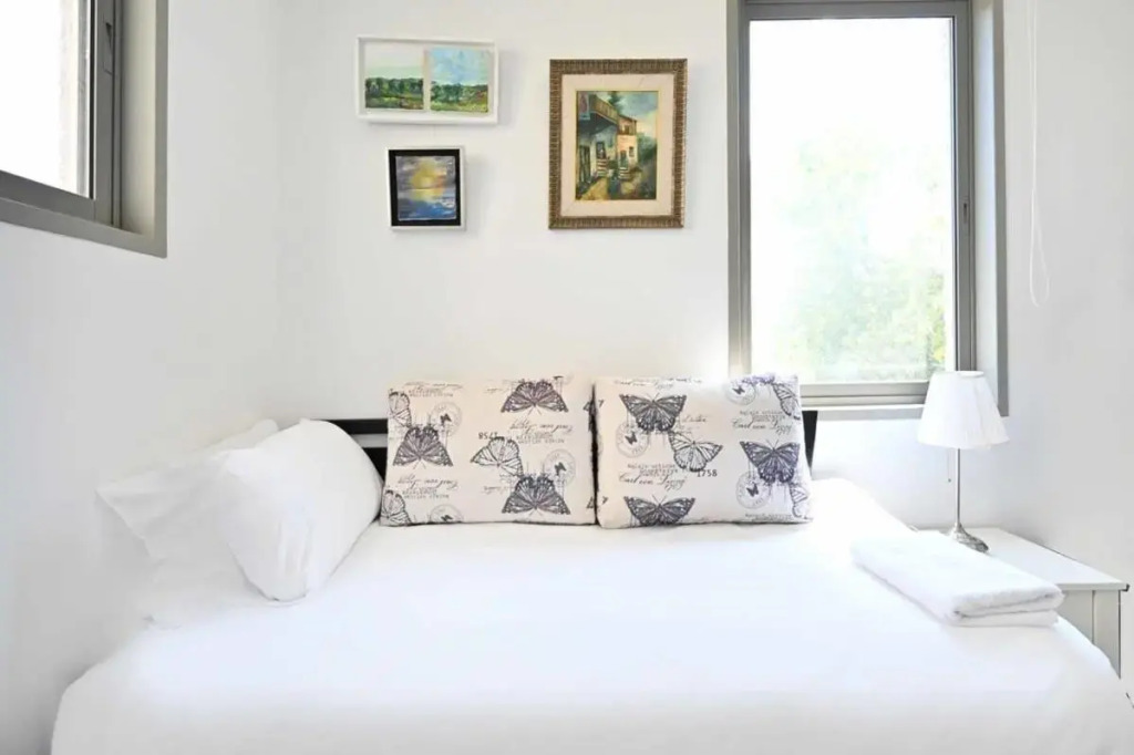 Classy 2BR in Amsterdam by HolyGuest