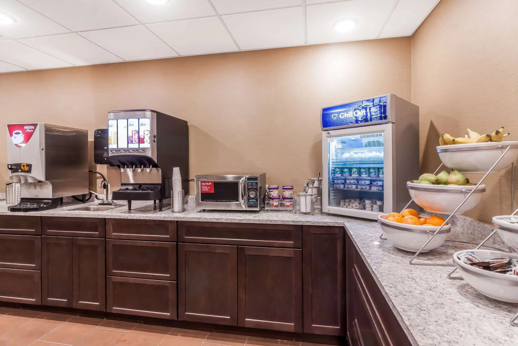 Comfort Suites