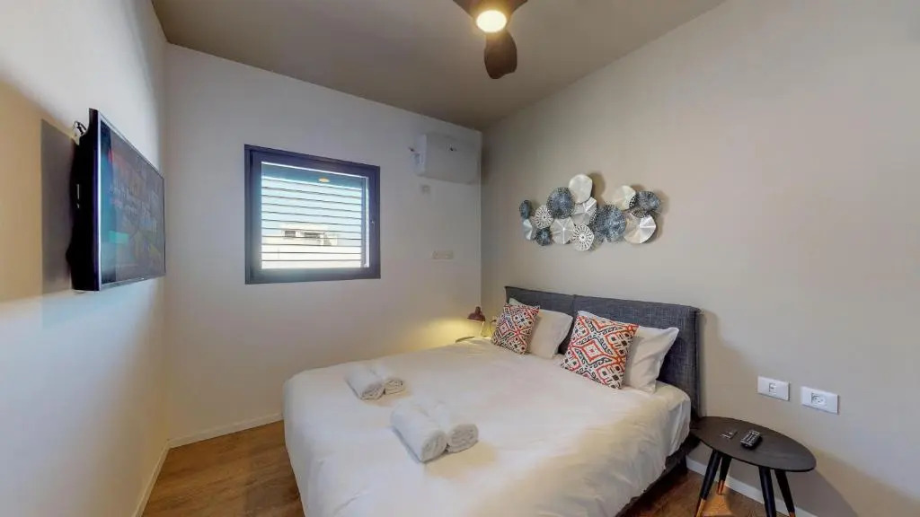 Spacious 1BR w Panoramic Sea View by Sea N Rent