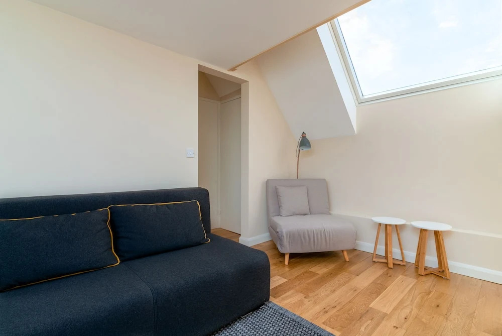 Beautiful 1 Br Home Near River Thames Fits 4