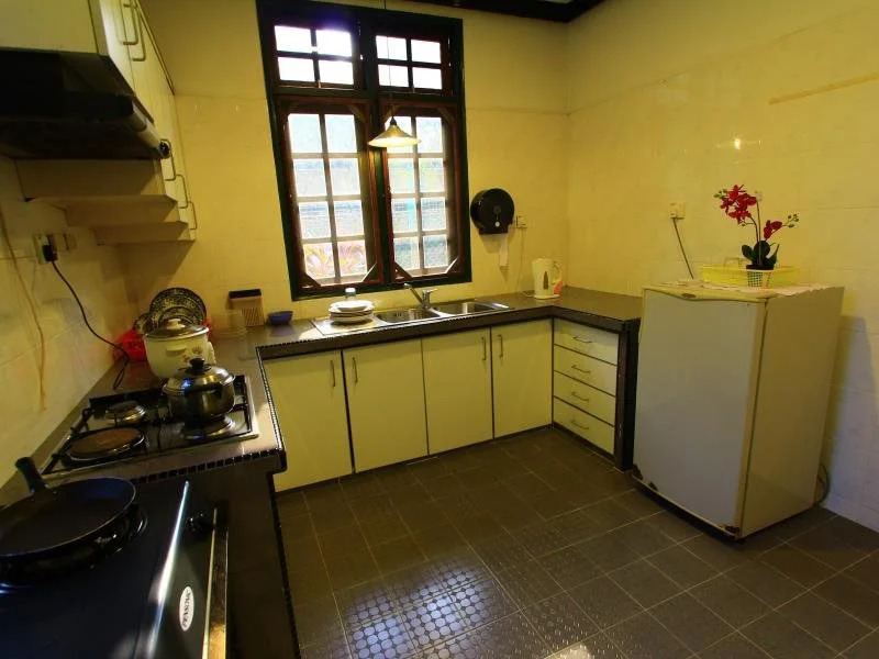 Six Villa Inn