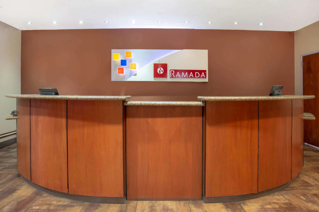 Holiday Inn Express & Suites Phoenix - Midtown, an IHG Hotel