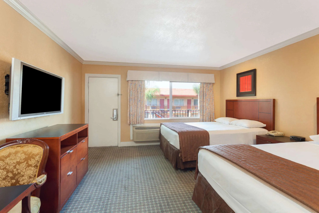 Om Park Inn and Suites El Cajon near San Diego