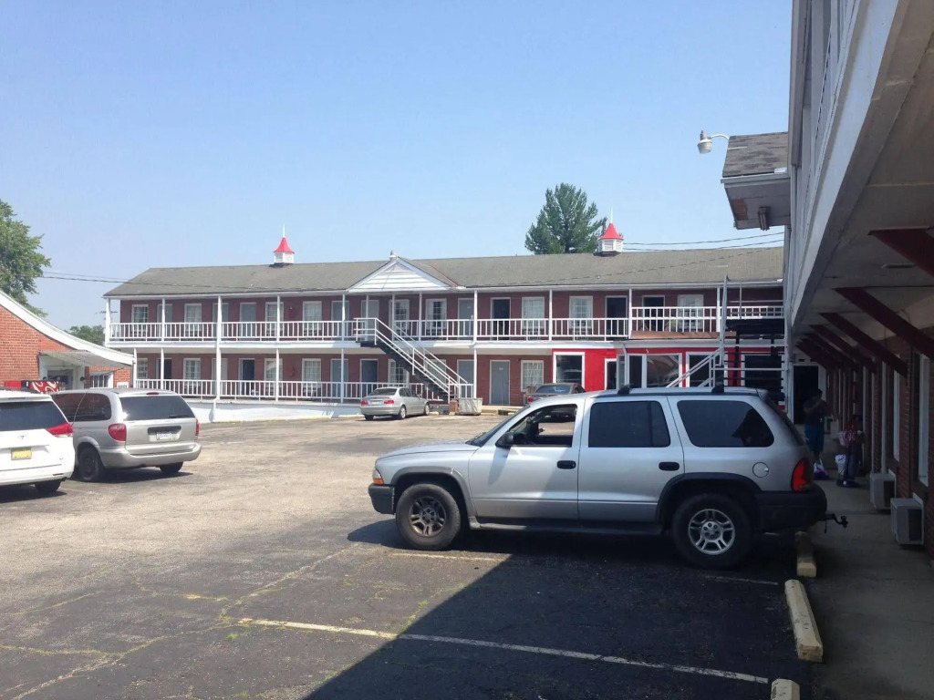 Four Keys Inn