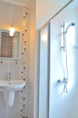 Ivy 1 Apartment