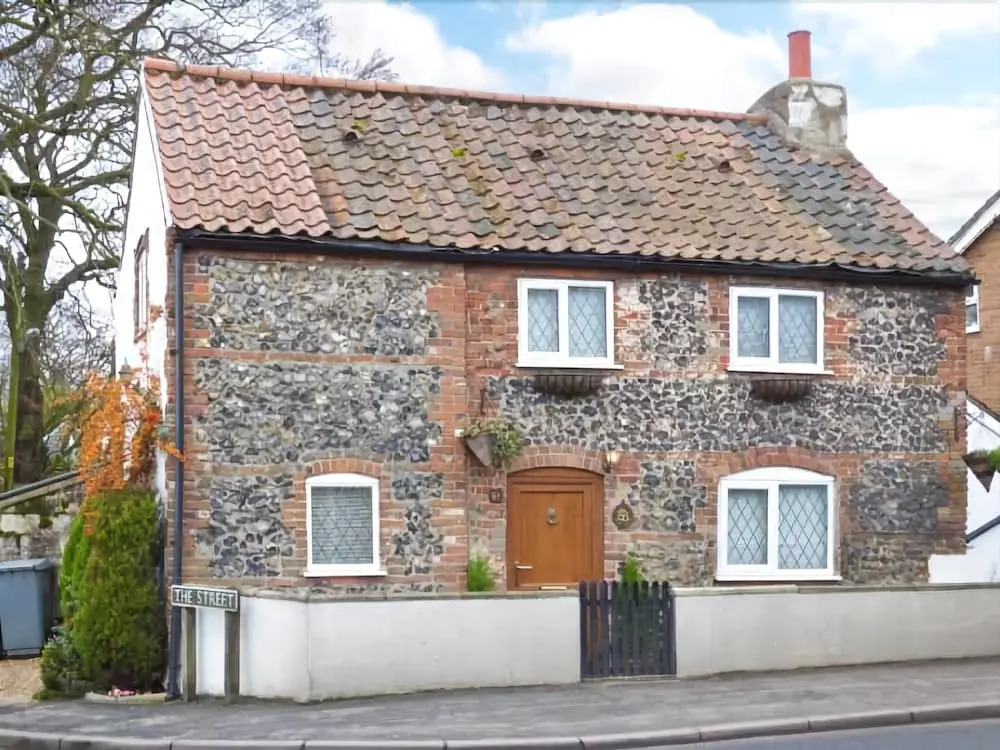 1 Fakenham Road